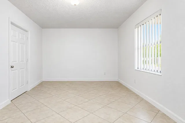 Residence photo 15