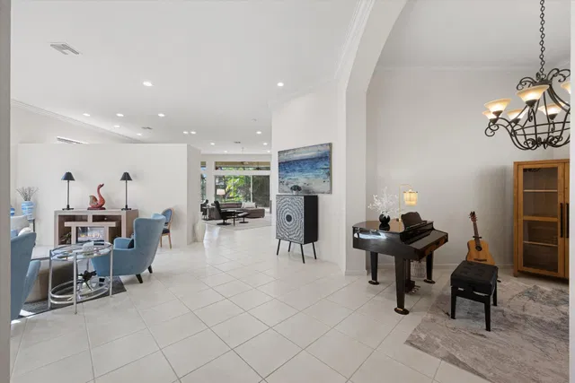 Residence photo 5