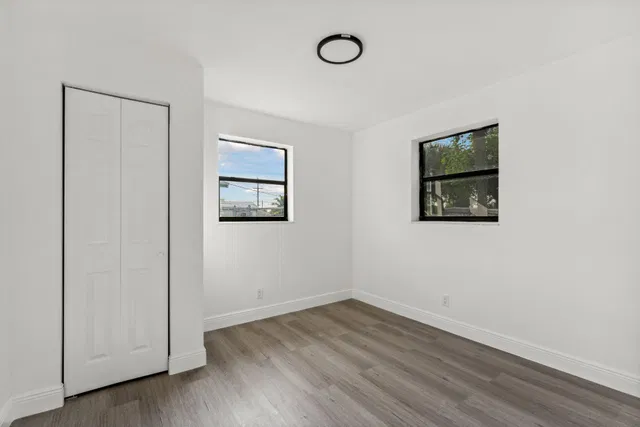 Residence photo 12