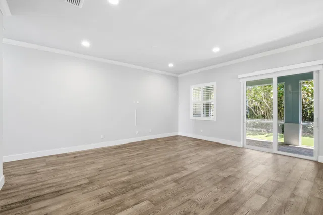 Residence photo 17