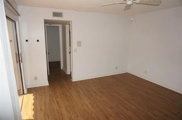 Unit 57-D photo 6