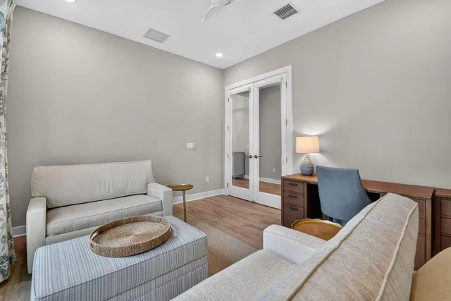 Residence photo 22