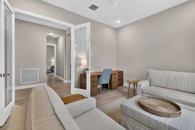 Residence photo 23