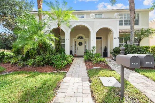 Residence photo 2