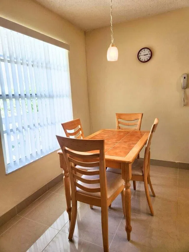 Unit 202 photo 5