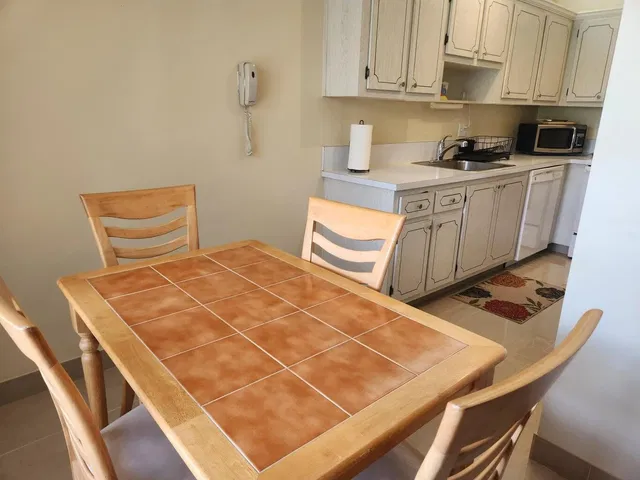 Unit 202 photo 7