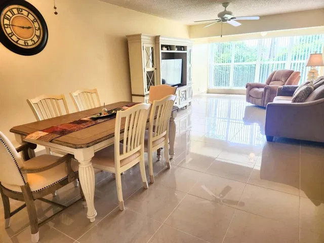Unit 202 photo 9