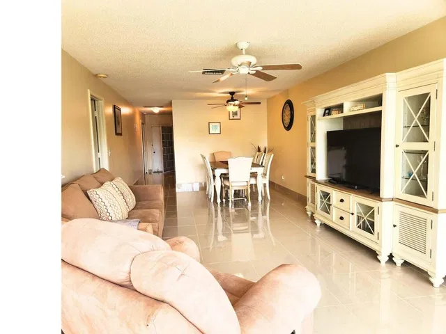 Unit 202 photo 11