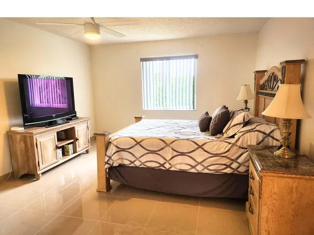 Unit 202 photo 14