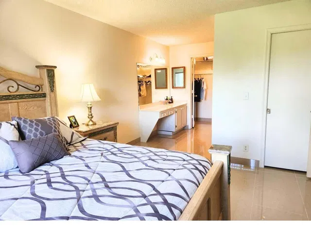 Unit 202 photo 16