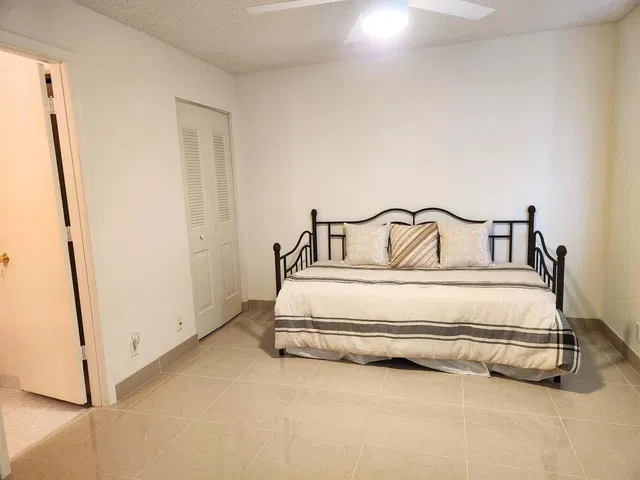 Unit 202 photo 20