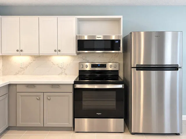 Unit 204 photo 4