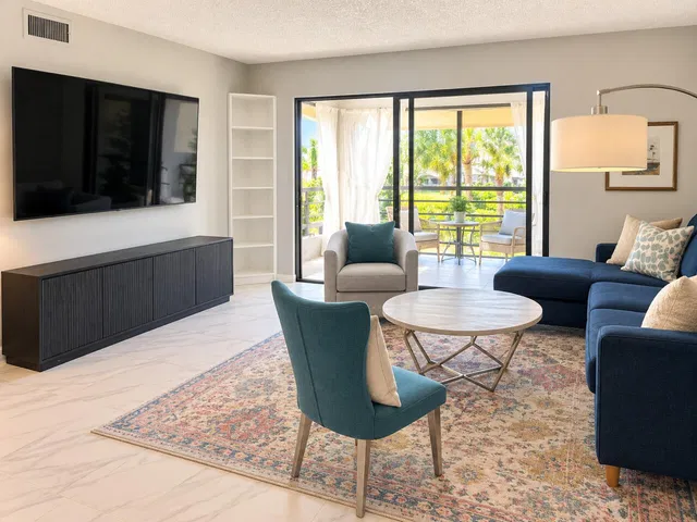 Unit 204 photo 9
