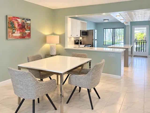 Unit 204 photo 10
