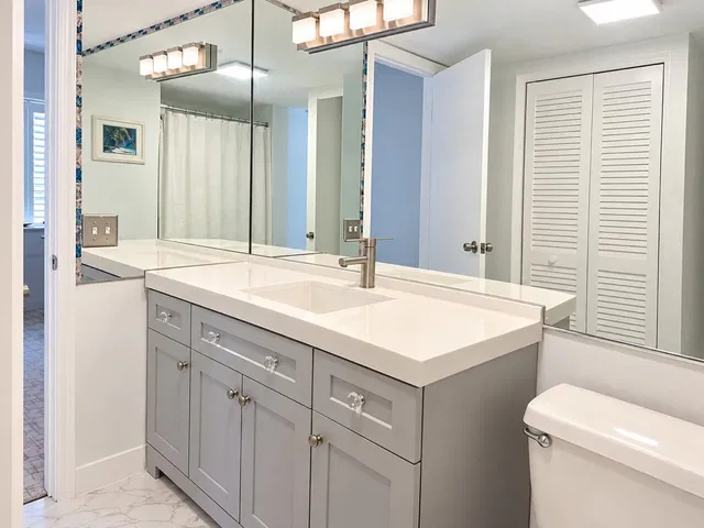 Unit 204 photo 15