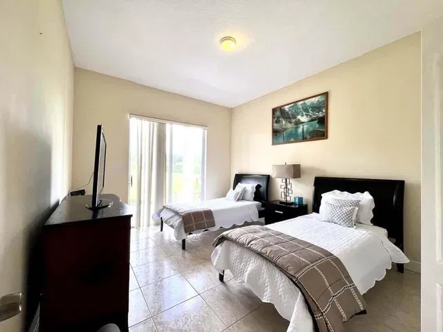 Paddock Park 2 Residence photo 7