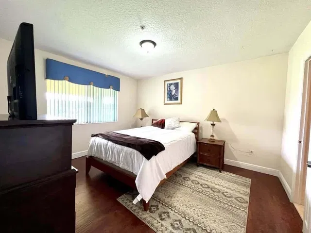 Paddock Park 2 Residence photo 14