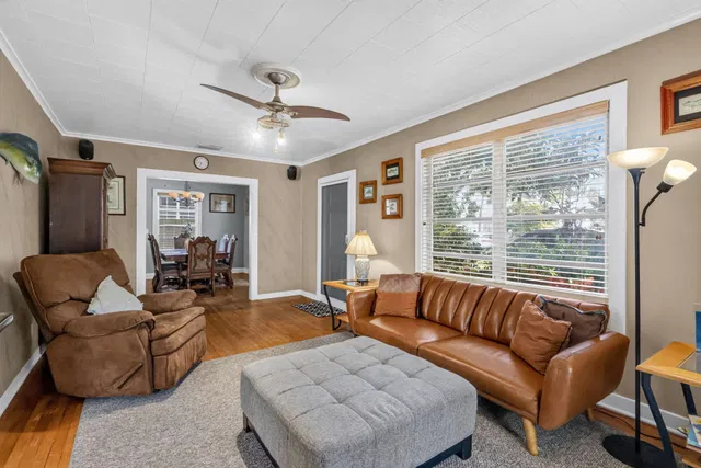 Residence photo 3