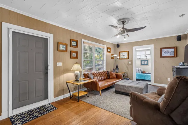 Residence photo 5