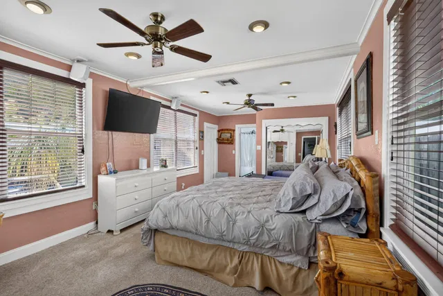 Residence photo 12