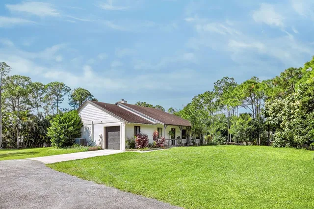 Residence photo 2