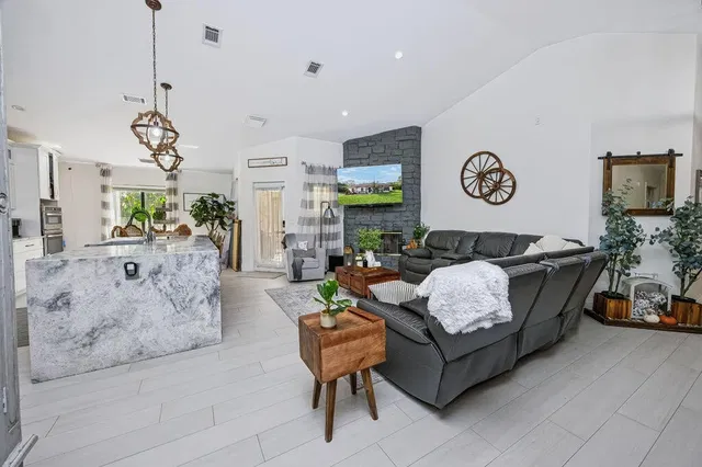 Residence photo 14