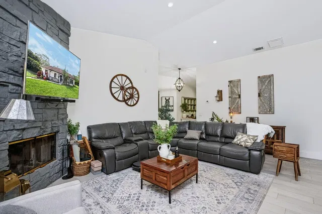 Residence photo 18