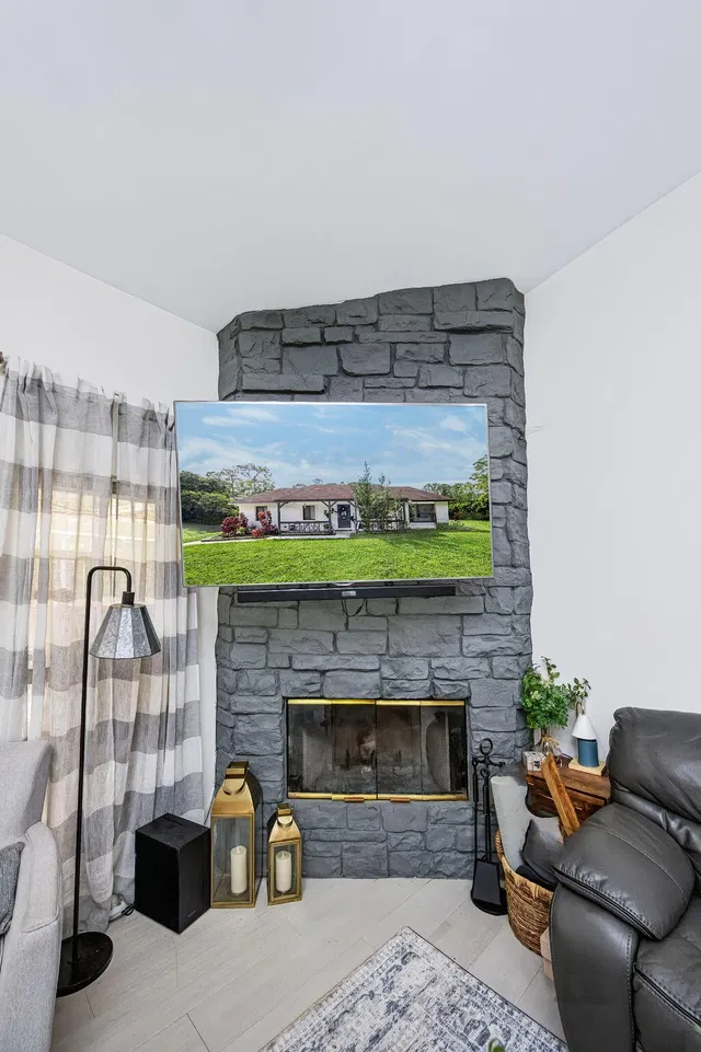 Residence photo 20