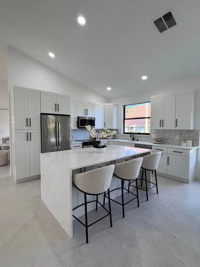 Residence photo 2