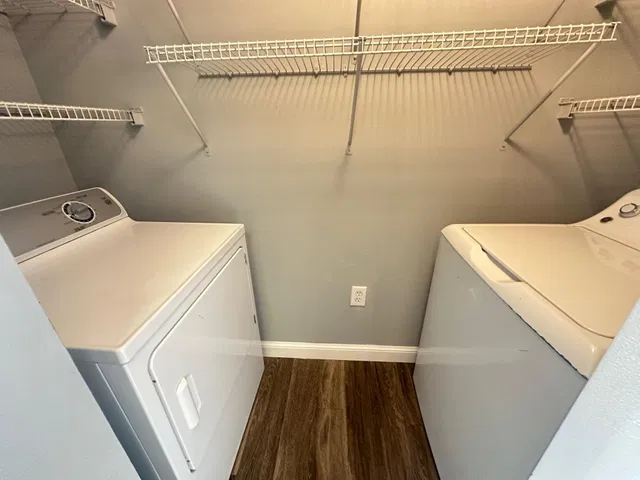 Unit 208 photo 9
