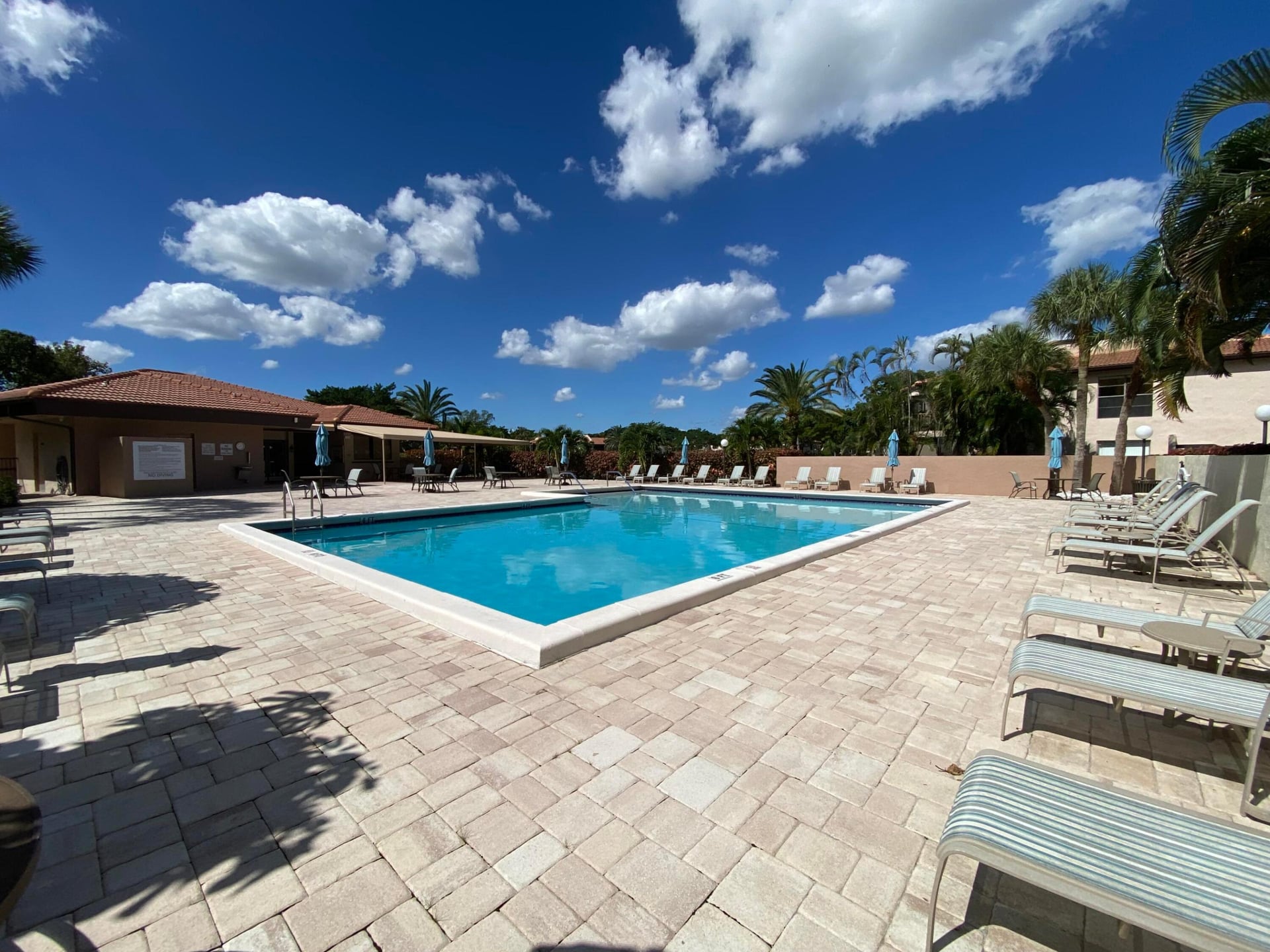 Unit 18D photo 2