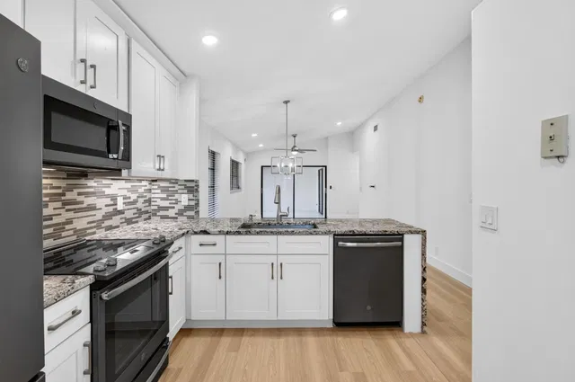 Residence photo 3