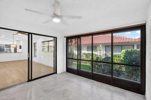 Residence photo 17