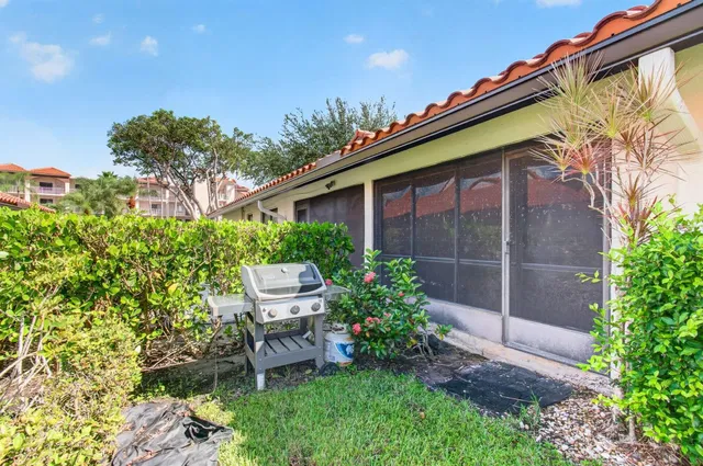 Residence photo 18