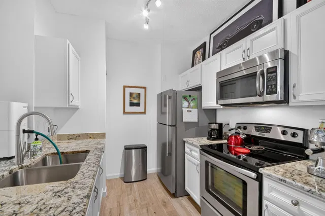 Courtyards in Cityplace Unit 101 photo 3