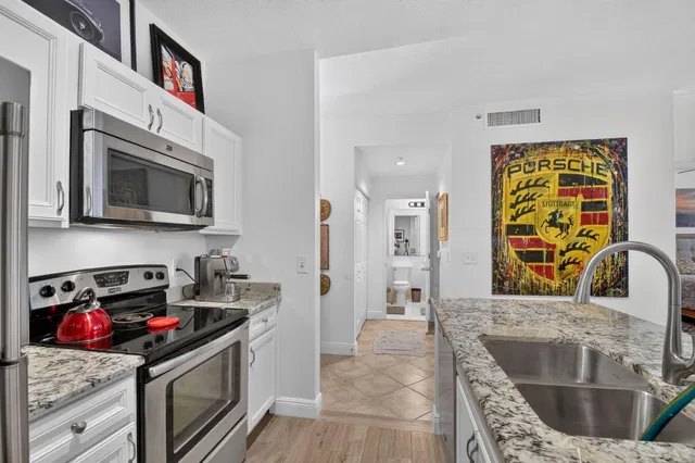 Courtyards in Cityplace Unit 101 photo 5