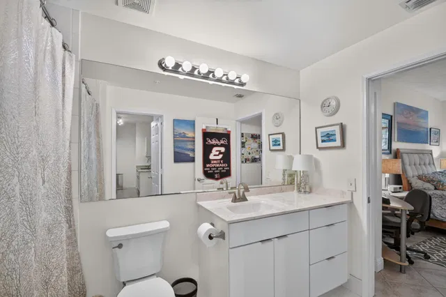 Courtyards in Cityplace Unit 101 photo 19