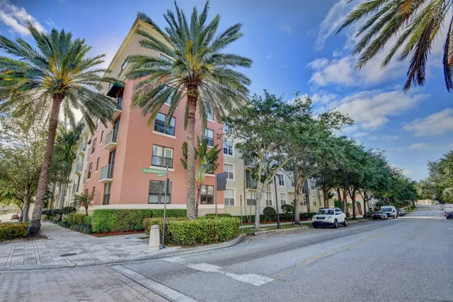 Courtyards in Cityplace Unit 101 photo 26