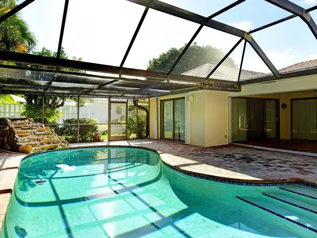 Residence photo 4
