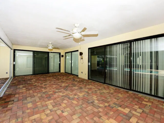 Residence photo 5