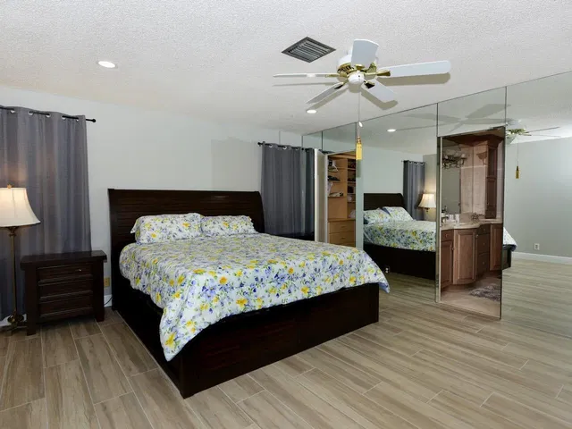 Residence photo 23