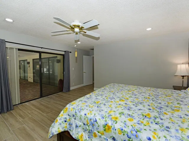 Residence photo 24
