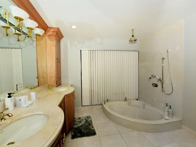 Residence photo 26