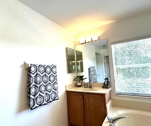  Residence photo 30