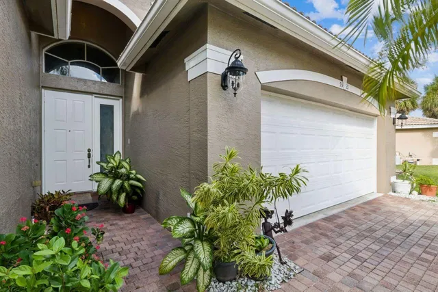  Residence photo 5