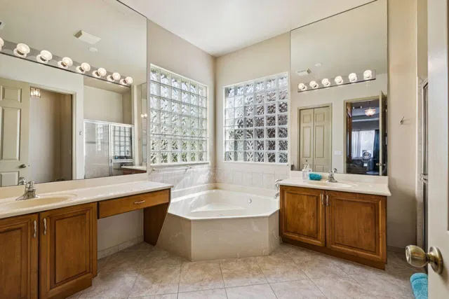  Residence photo 25