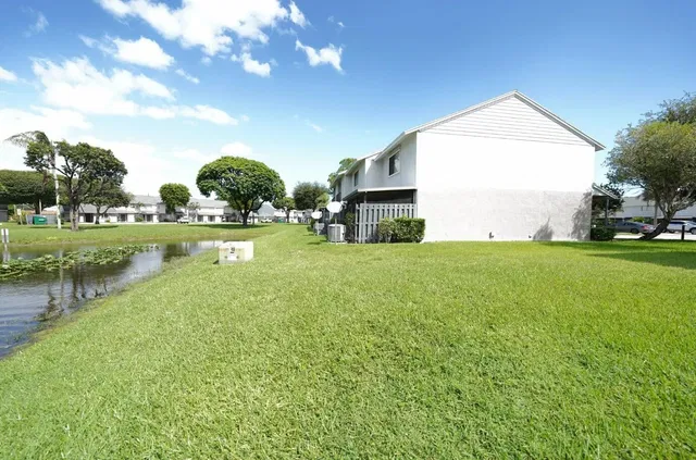 Residence photo 2
