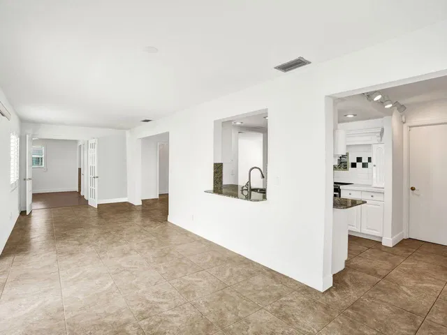 Residence photo 6