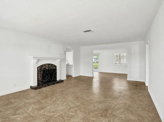 Residence photo 9