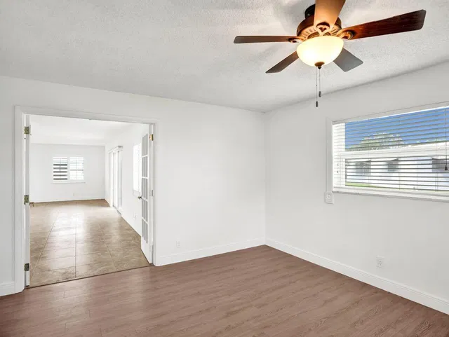 Residence photo 12